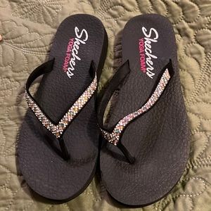 COPY - Sketchers Yoga Foam flip flops